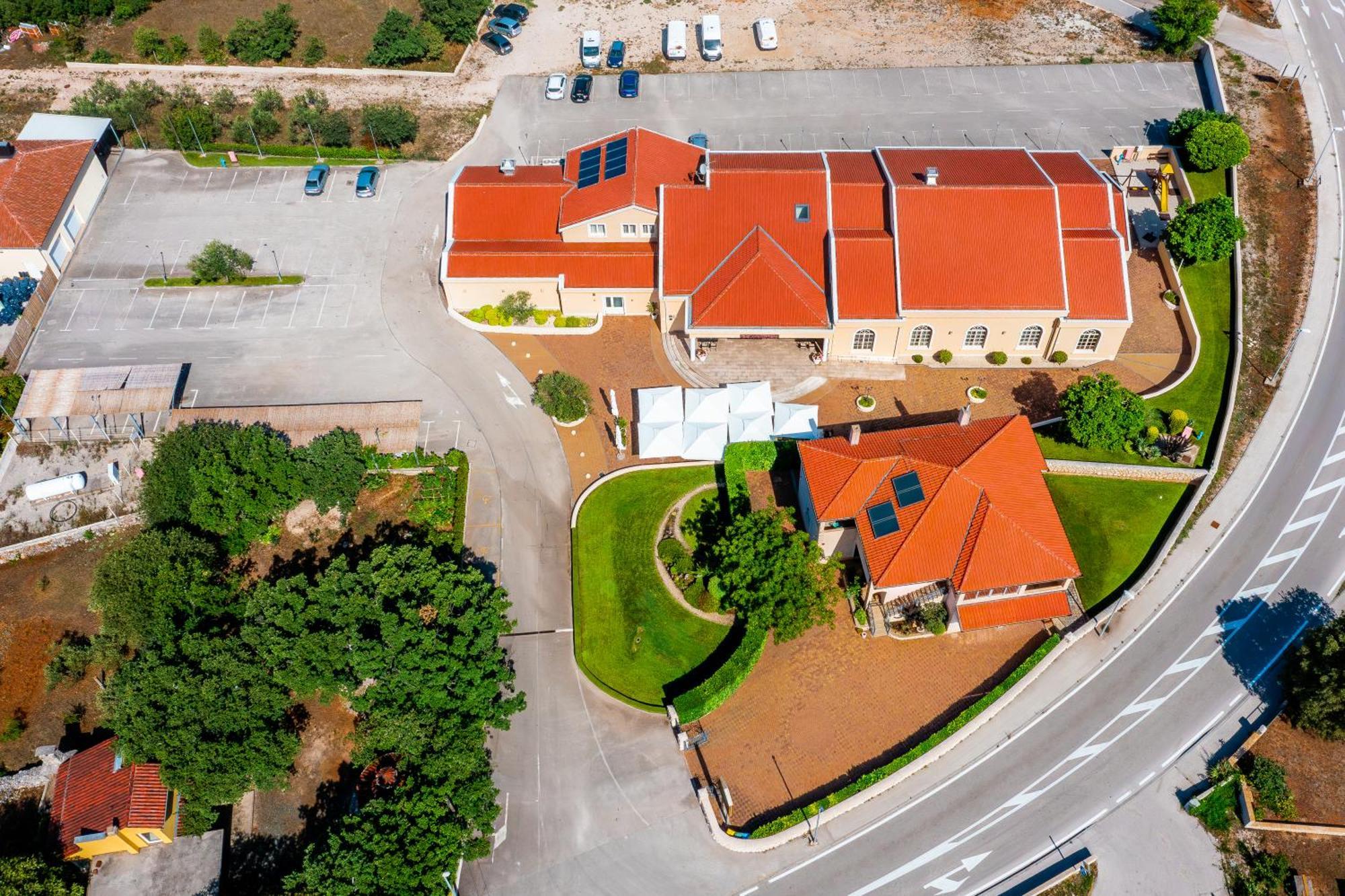 Guest Accommodation Atrium Gulin Lozovac Bagian luar foto