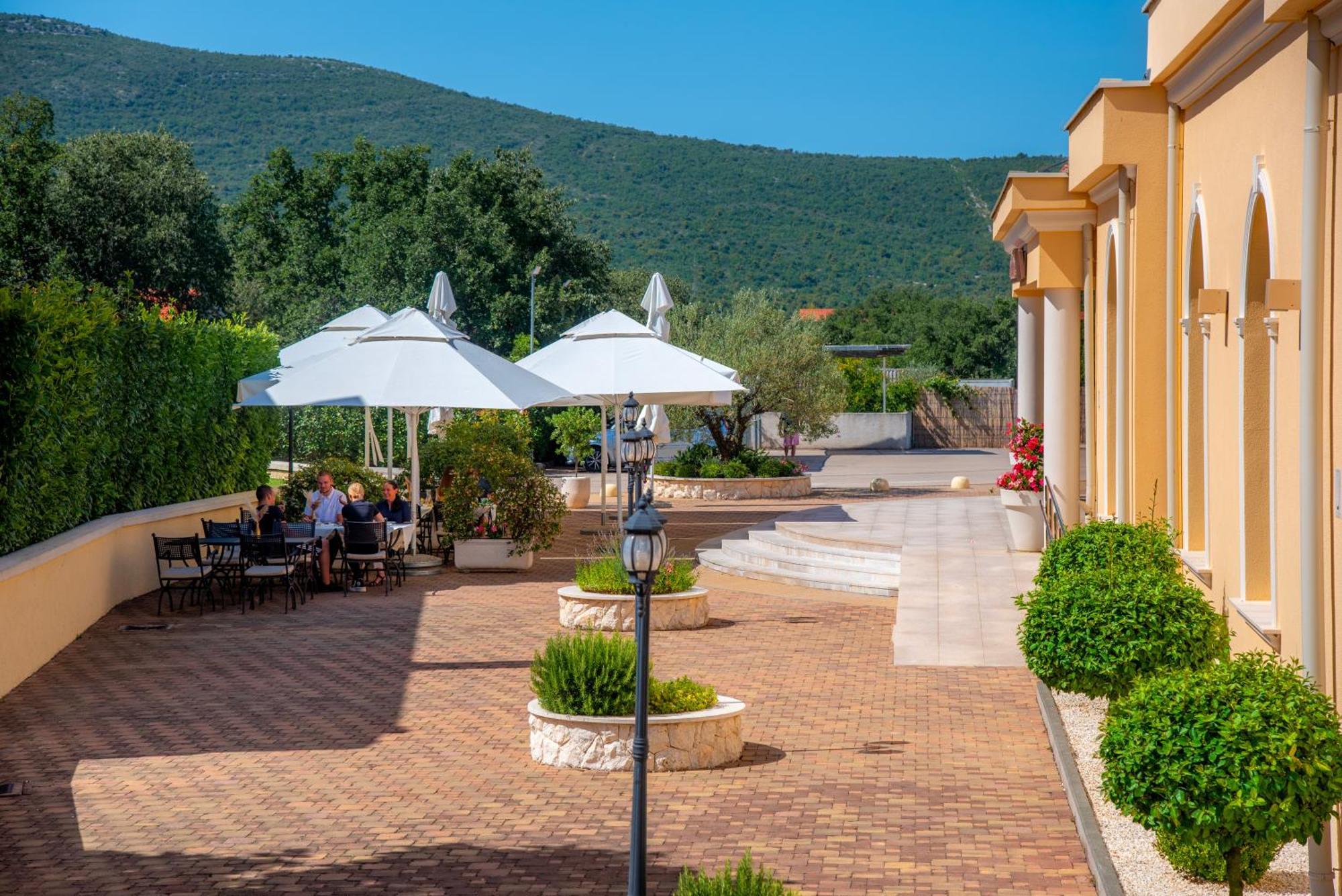 Guest Accommodation Atrium Gulin Lozovac Bagian luar foto