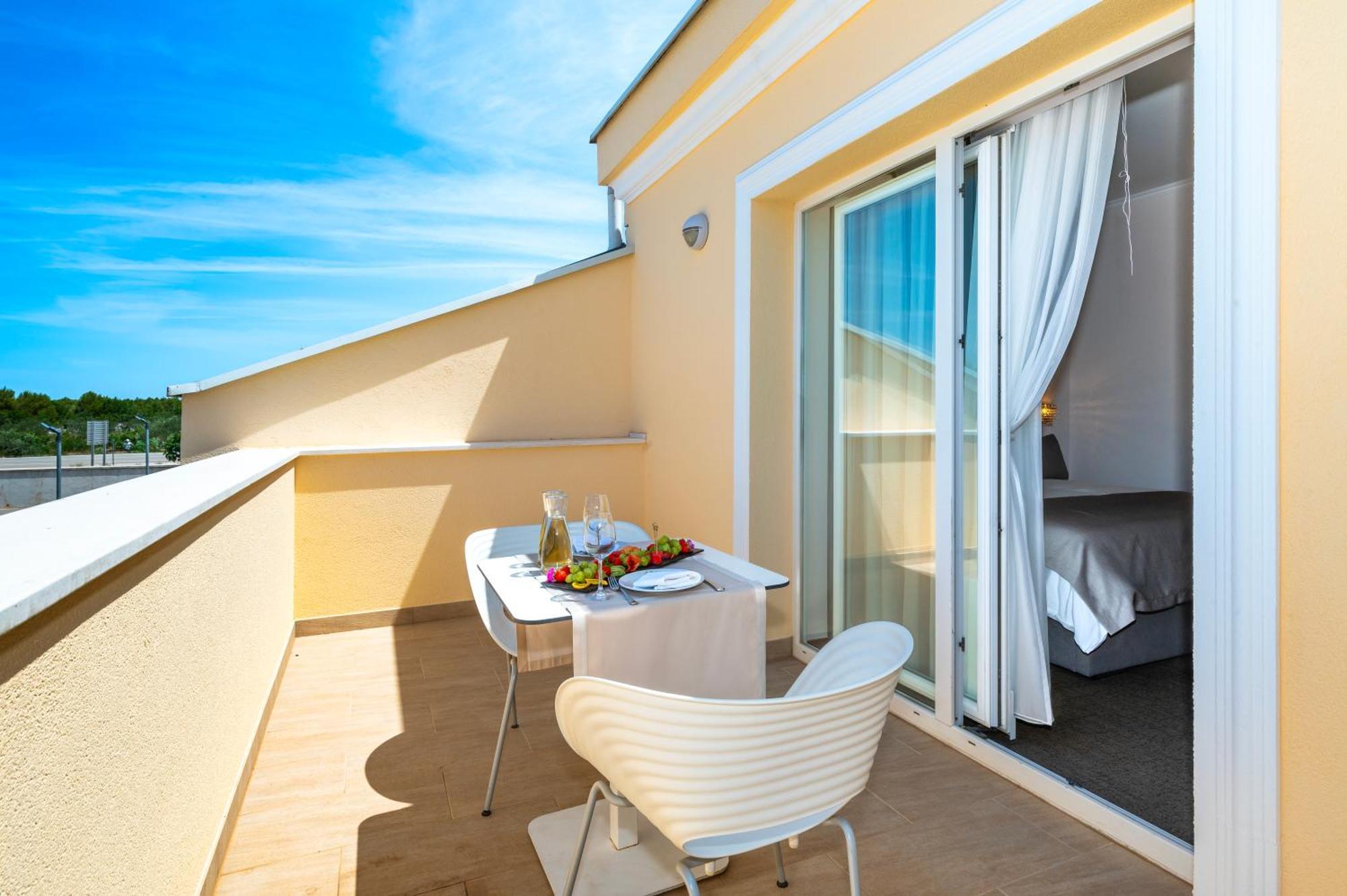 Guest Accommodation Atrium Gulin Lozovac Bagian luar foto