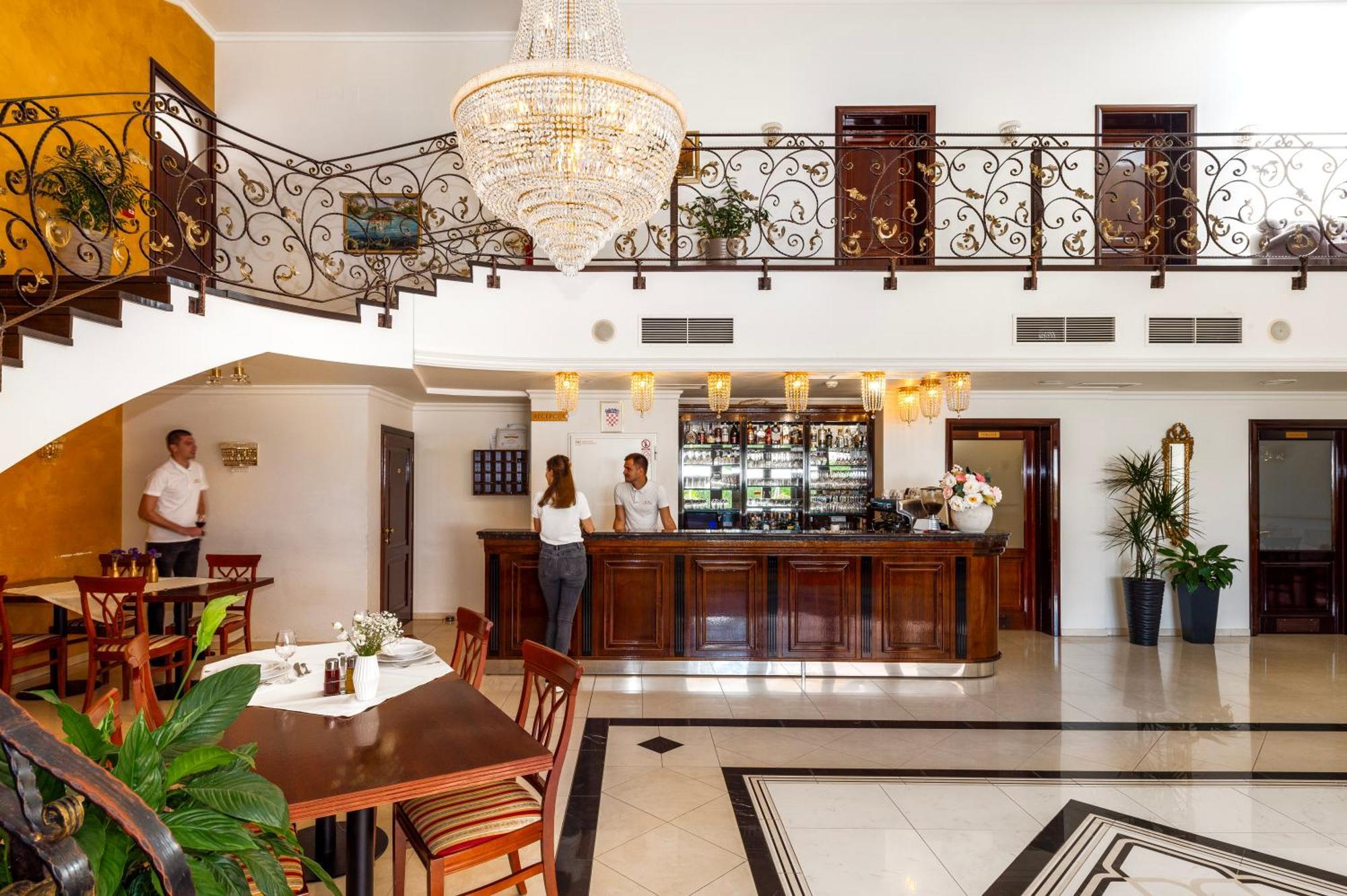 Guest Accommodation Atrium Gulin Lozovac Bagian luar foto