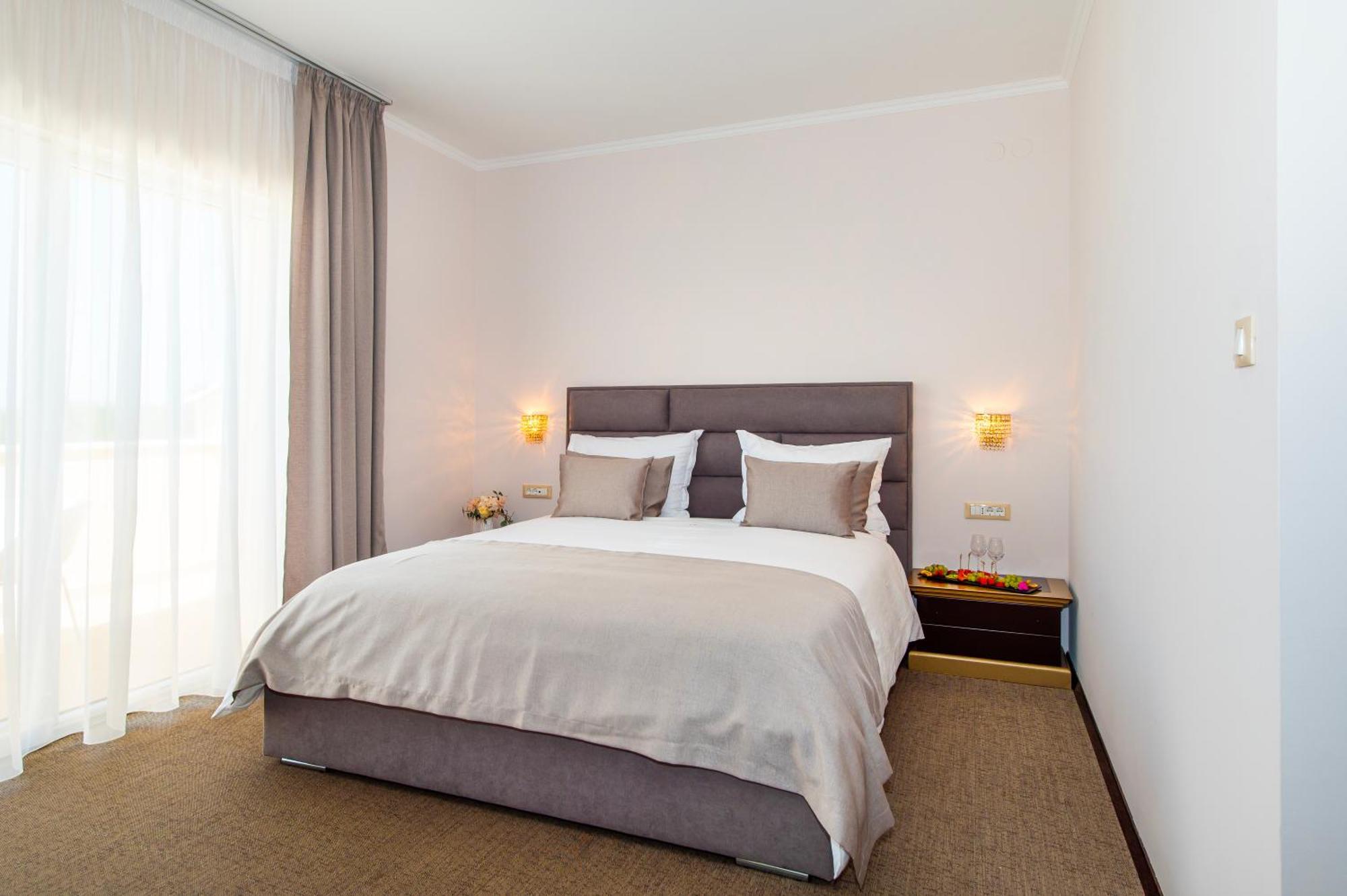 Guest Accommodation Atrium Gulin Lozovac Bagian luar foto