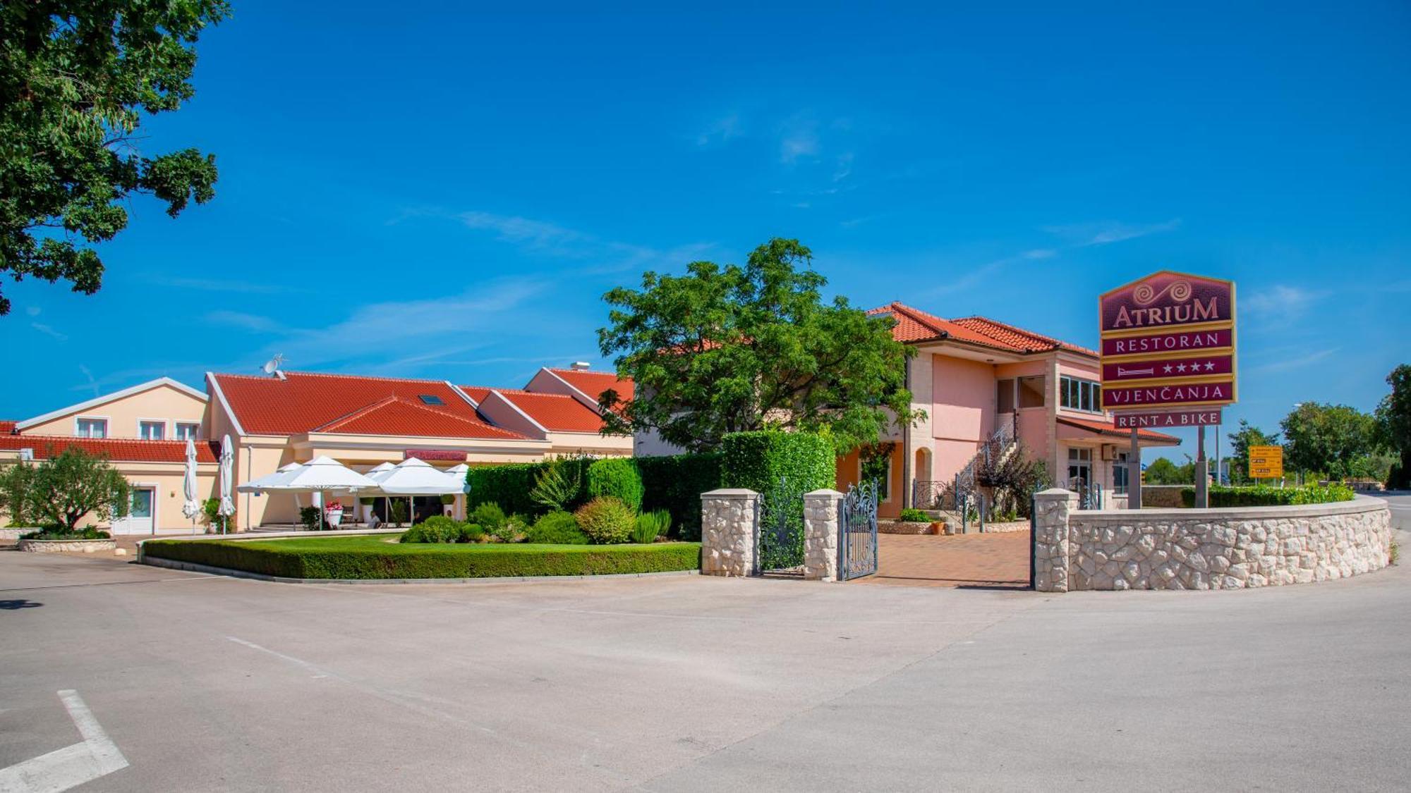 Guest Accommodation Atrium Gulin Lozovac Bagian luar foto