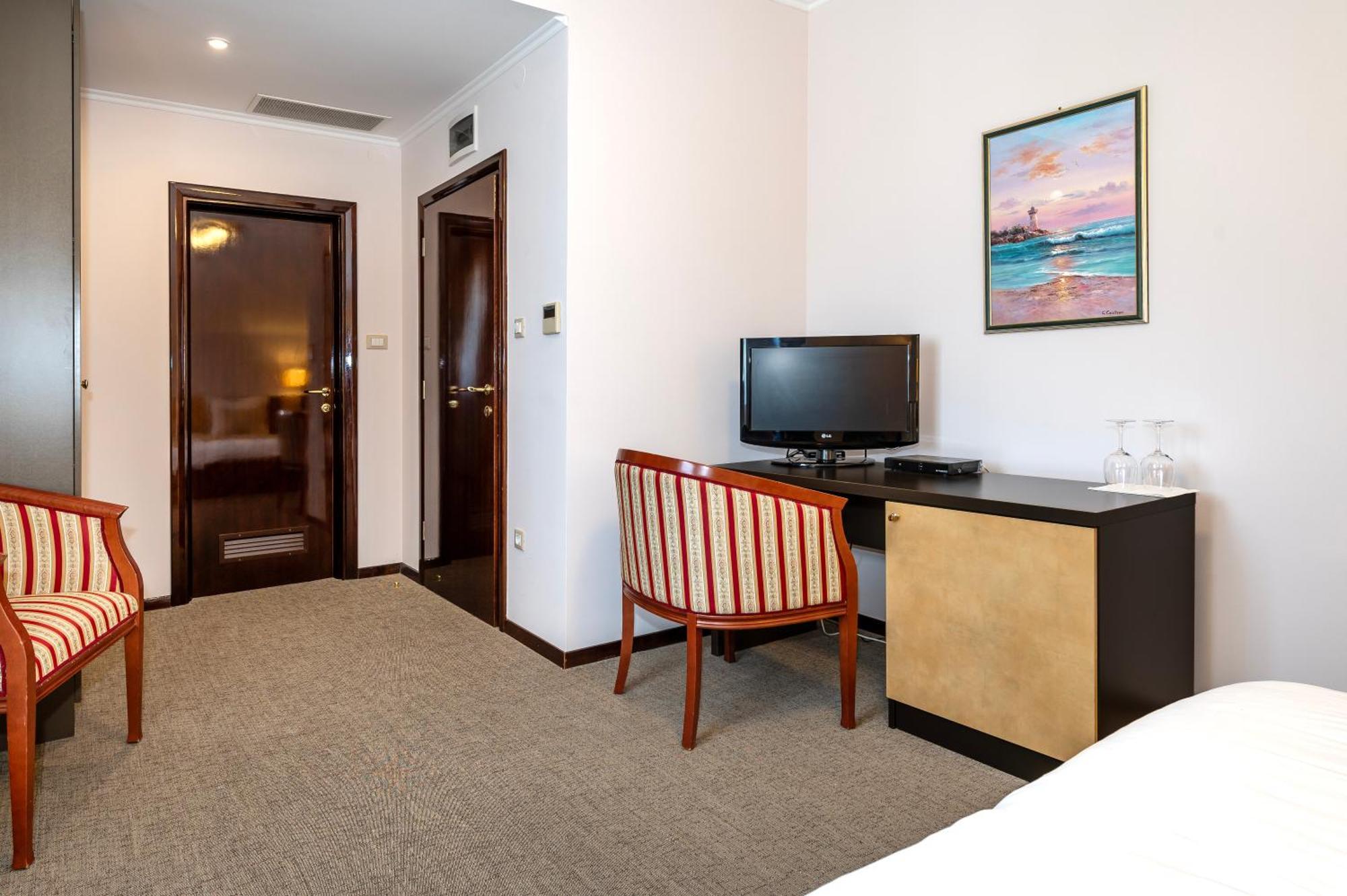 Guest Accommodation Atrium Gulin Lozovac Bagian luar foto