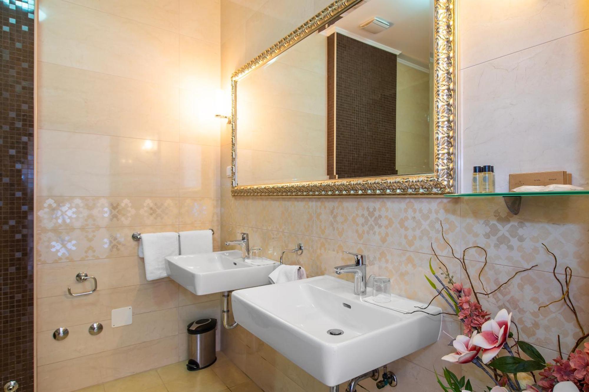 Guest Accommodation Atrium Gulin Lozovac Bagian luar foto